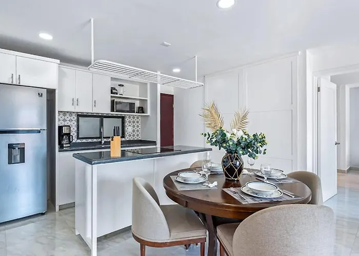 Morgan Residences 508 @ Boutique With Pool, Gym & Сasa de vacaciones