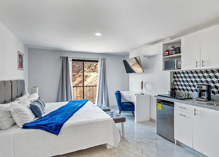 Сasa de vacaciones Morgan Residences 508 @ Boutique With Pool, Gym &