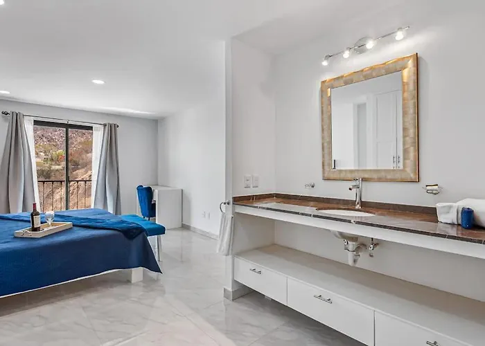 Morgan Residences 508 @ Boutique With Pool, Gym & Сasa de vacaciones